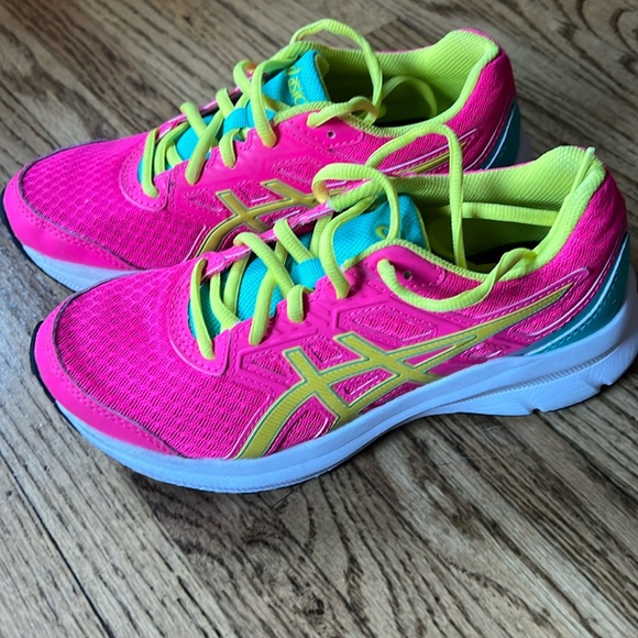 Asics Kids’ Jolt 3 shoes, size 4.5 - Picture 1 of 6